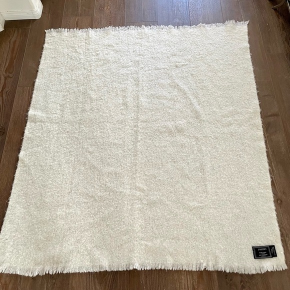 90% Worsted Wool D’Medici Blanket Italy 50/60 Inch - Picture 1 of 8